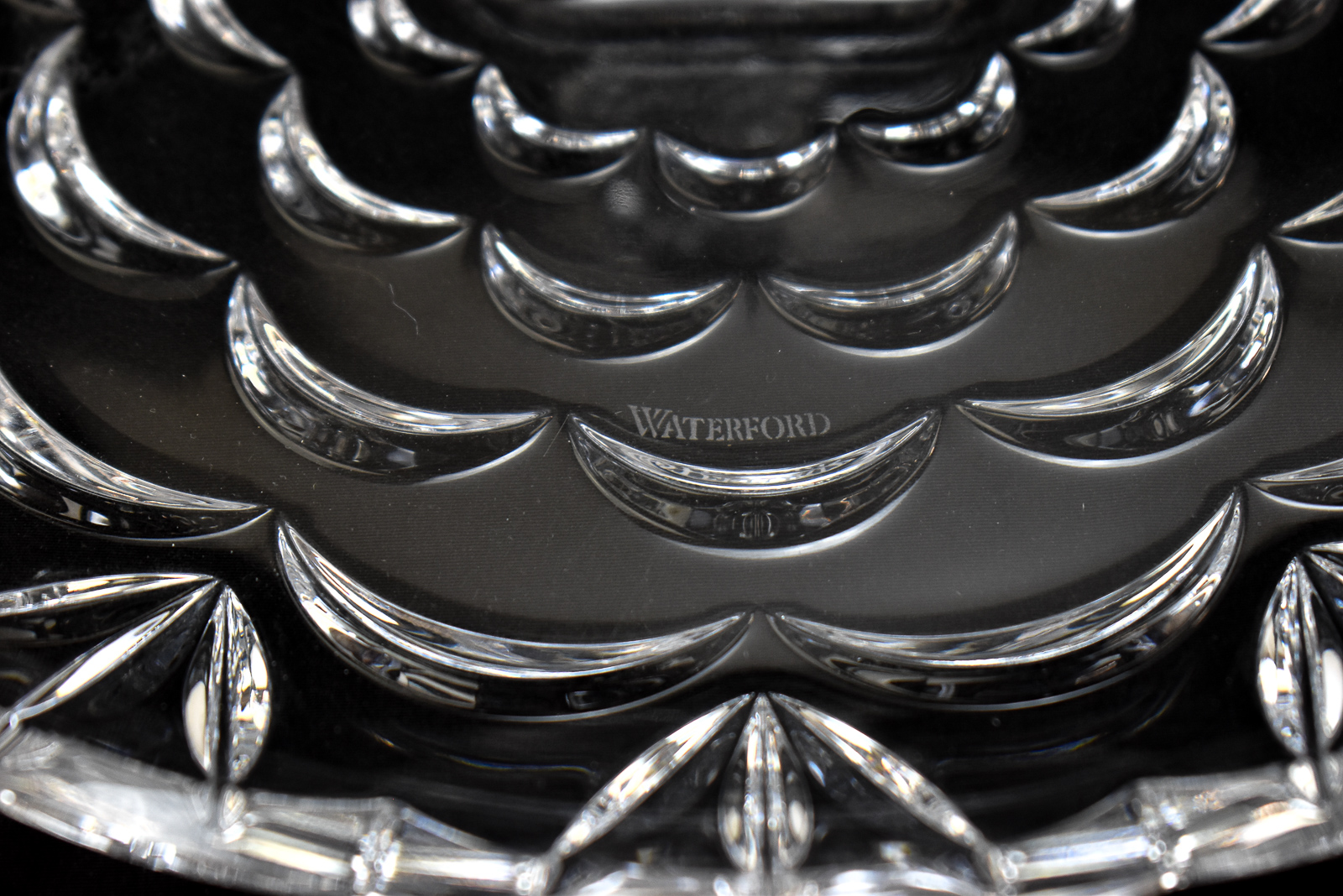 WATERFORD CRYSTAL SEAHORSE 9" TIBIT TRAY