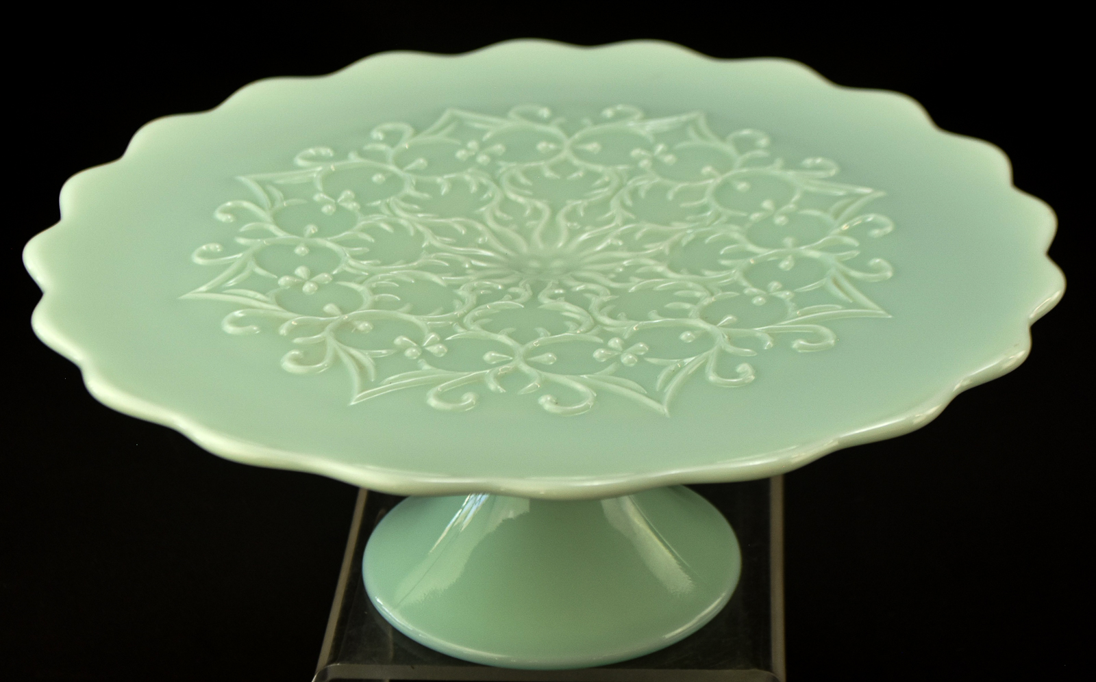 FENTON GLASS 'SPANISH LACE' PEDESTAL CAKE STAND