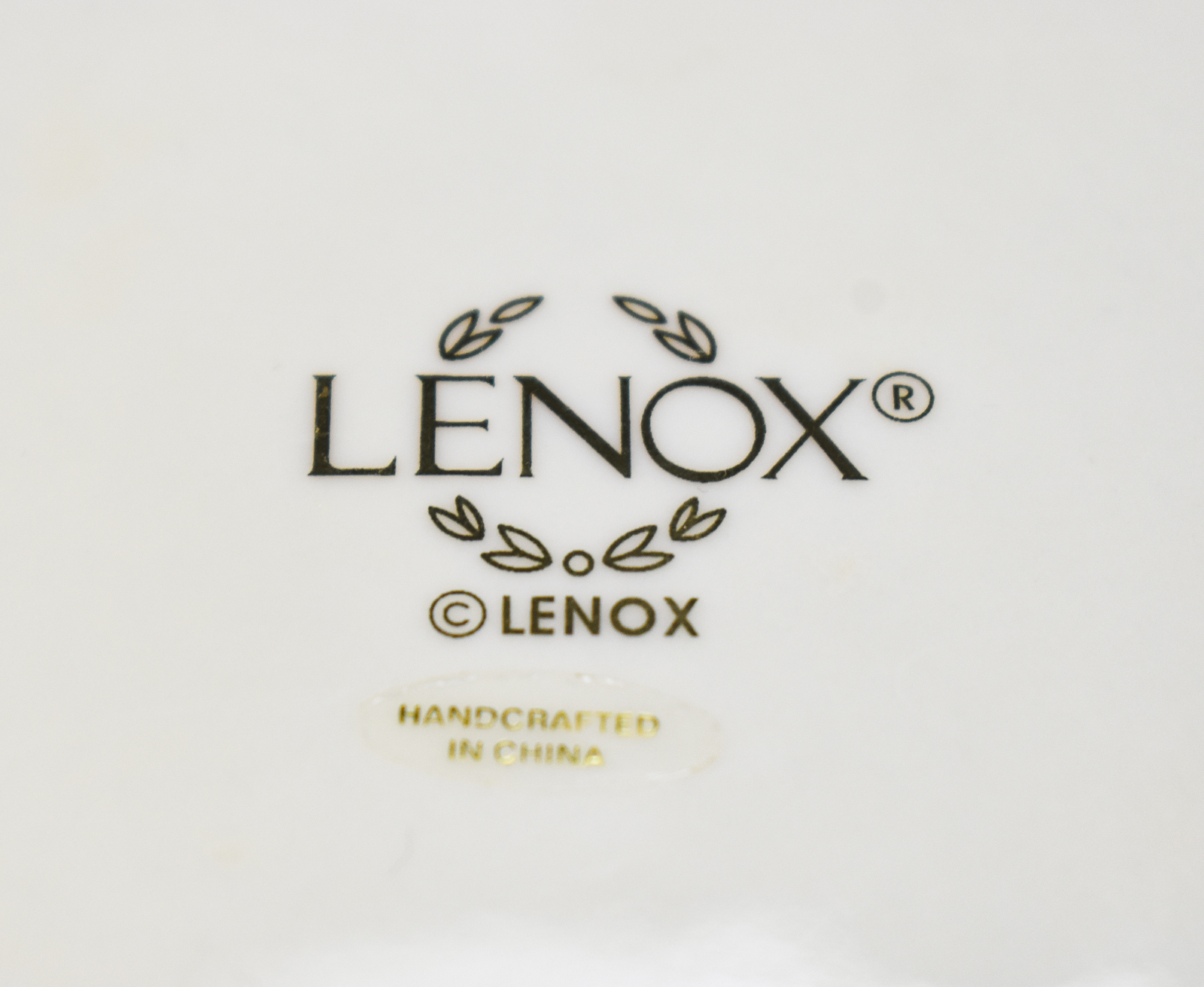 LENOX GEORGIAN COLLECTION PORCELAIN TALL VASE
