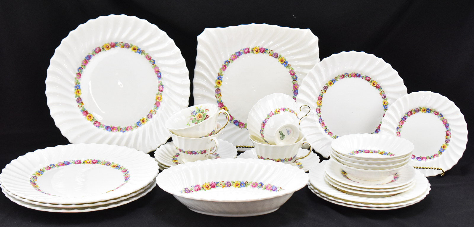 ROYAL DOULTON "EVESHAM" DISH COLLECTION