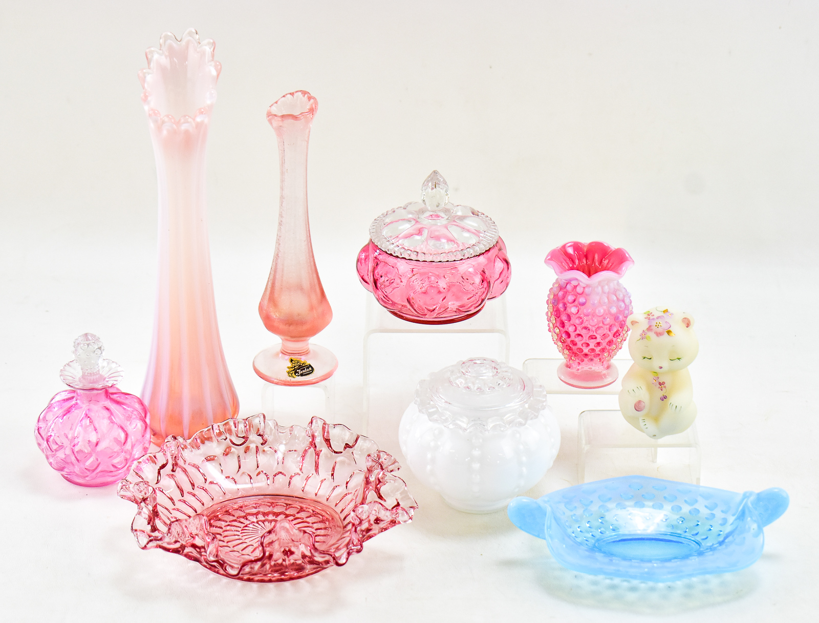 ART GLASS ASSORTMENT: FENTON, FOSTORIA