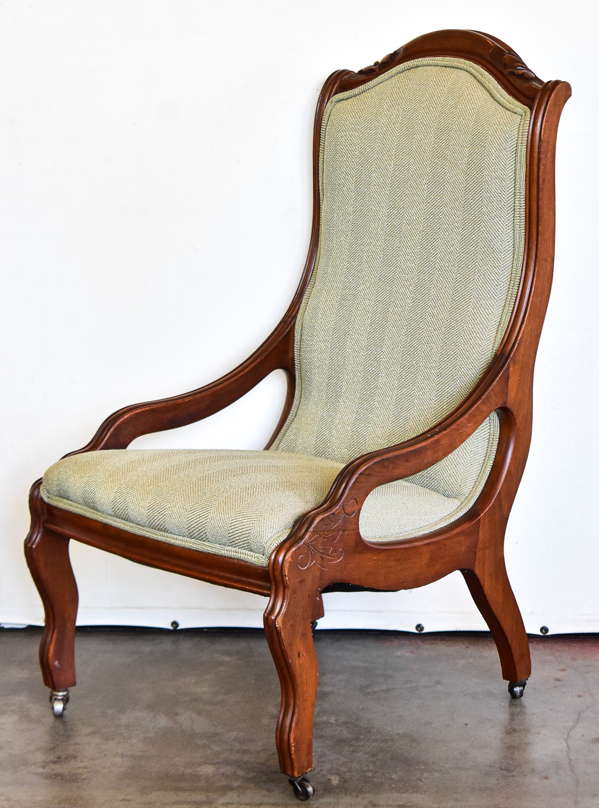 CARVED WALNUT PARLOR CHAIR