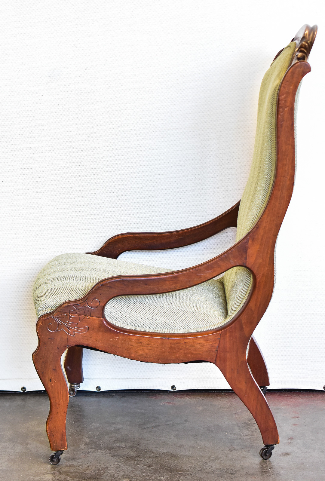 CARVED WALNUT PARLOR CHAIR