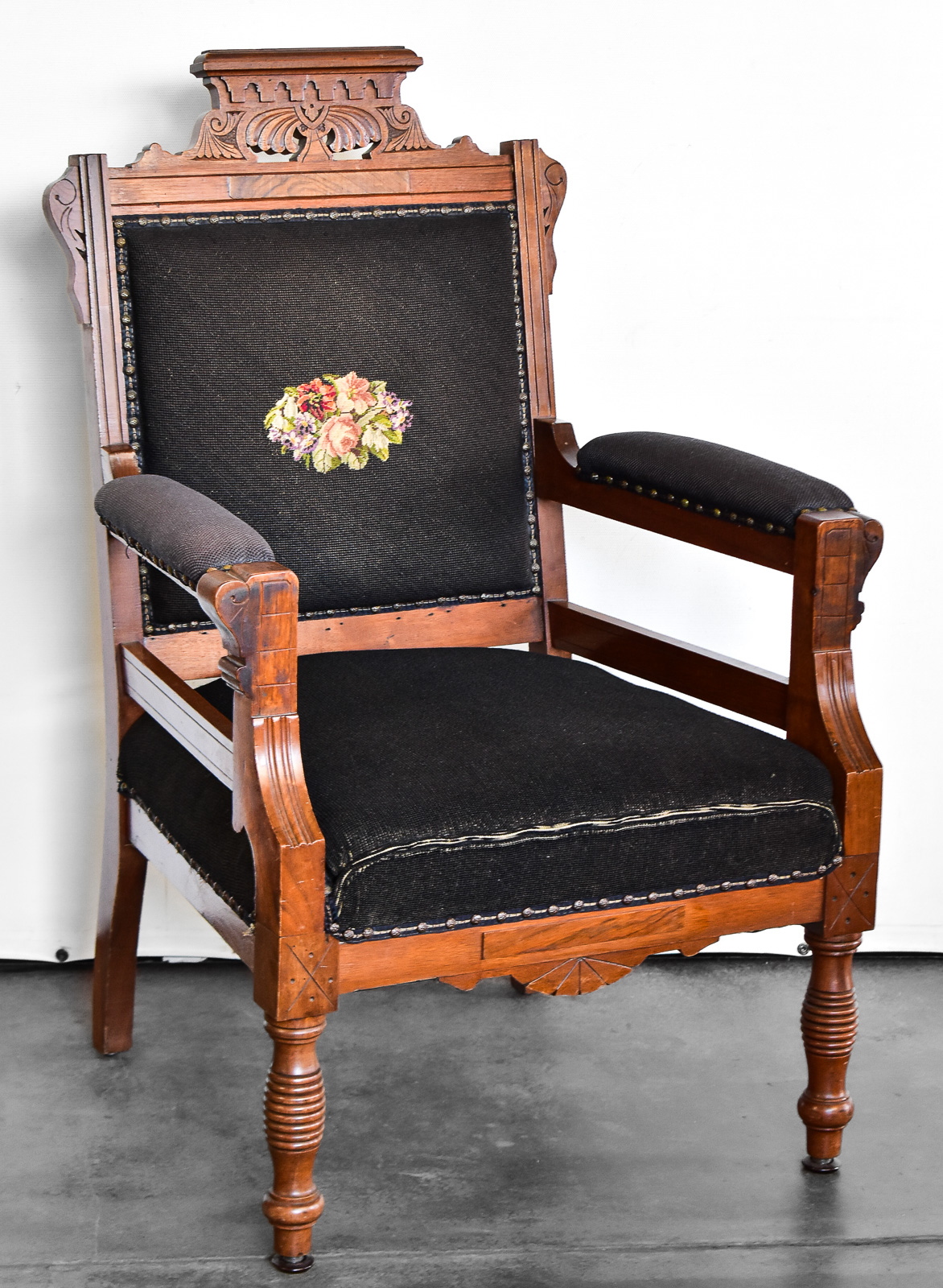 AMERICAN EASTLAKE STYLE PARLOR ARMCHAIR