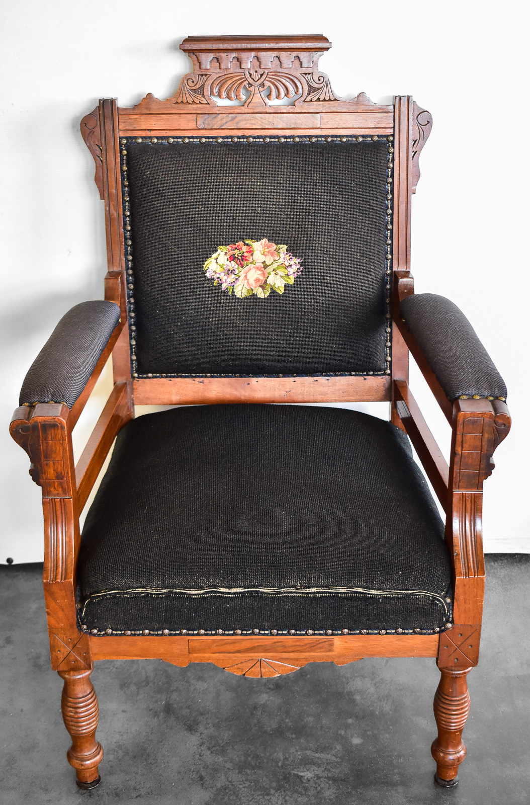 AMERICAN EASTLAKE STYLE PARLOR ARMCHAIR