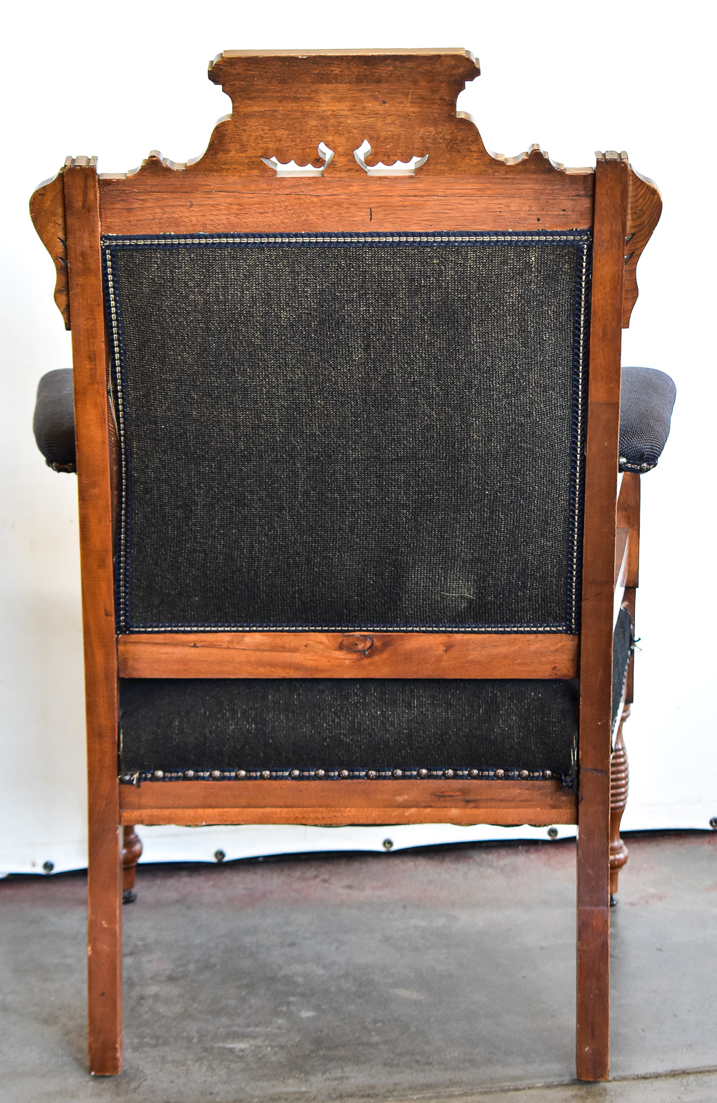 AMERICAN EASTLAKE STYLE PARLOR ARMCHAIR