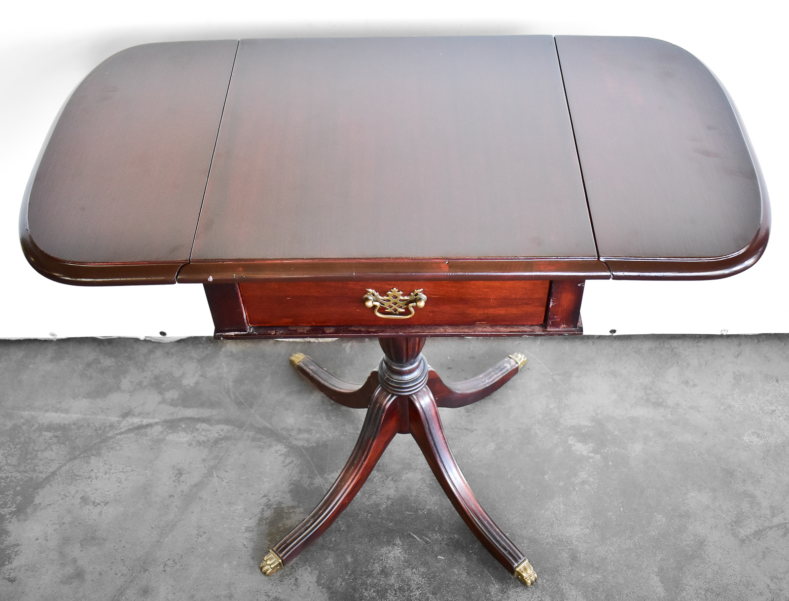 DUNCAN PHYFE STYLE DROP LEAF PEDESTAL SIDE TABLE