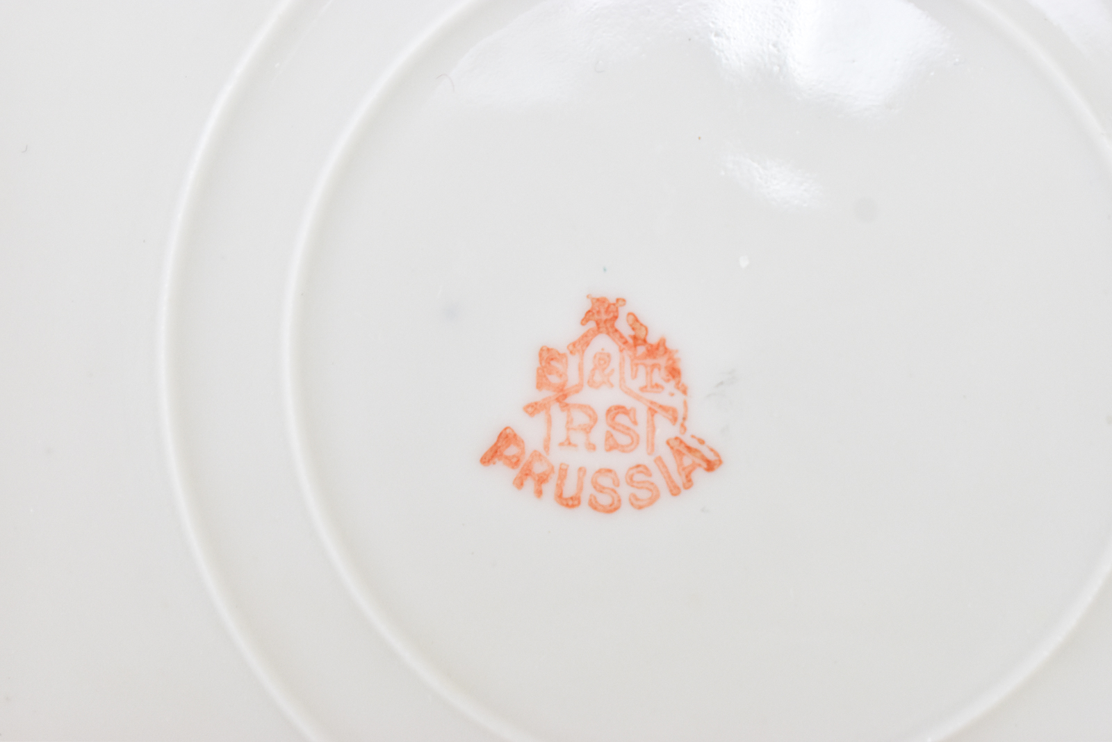 ASSORTMENT OF FOUR R.S. PRUSSIA PORCELAIN BOWLS