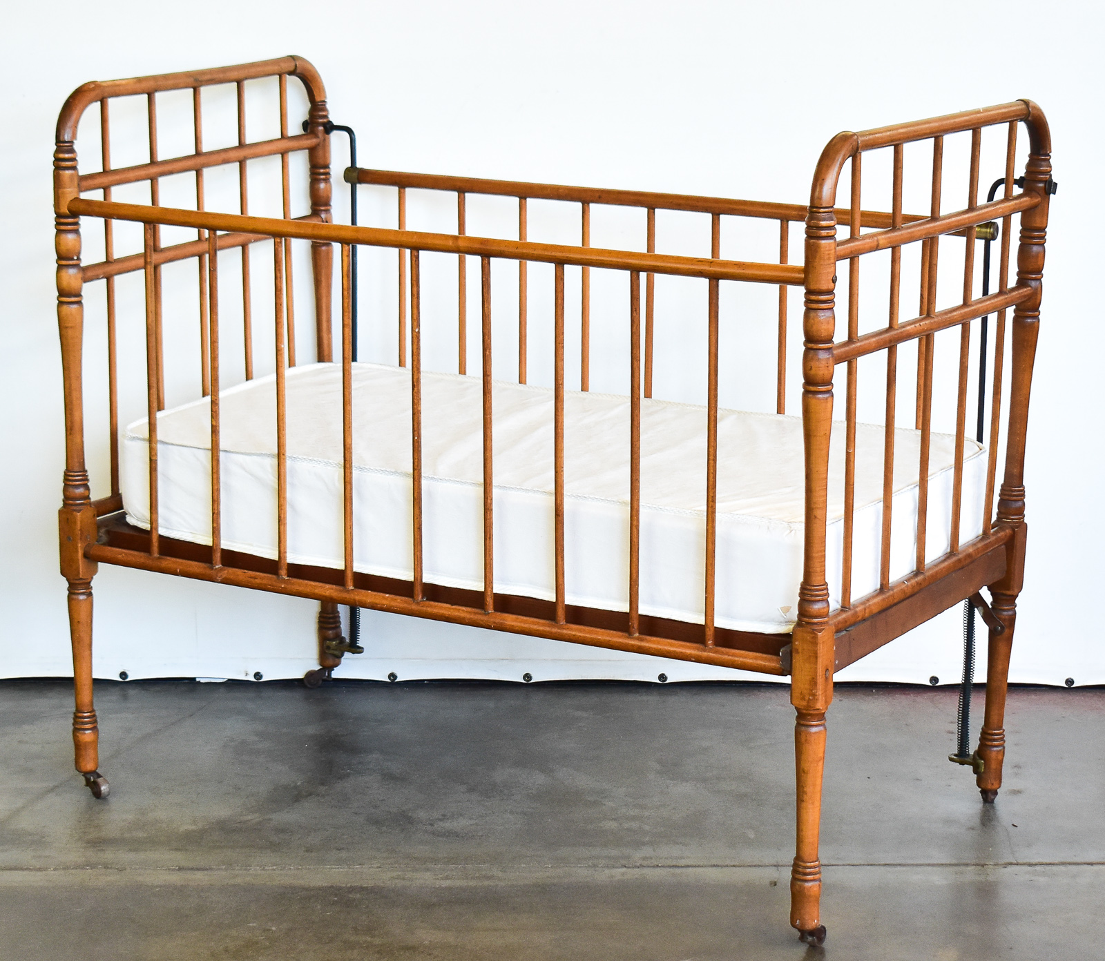 OAK DROP-SIDE CRIB