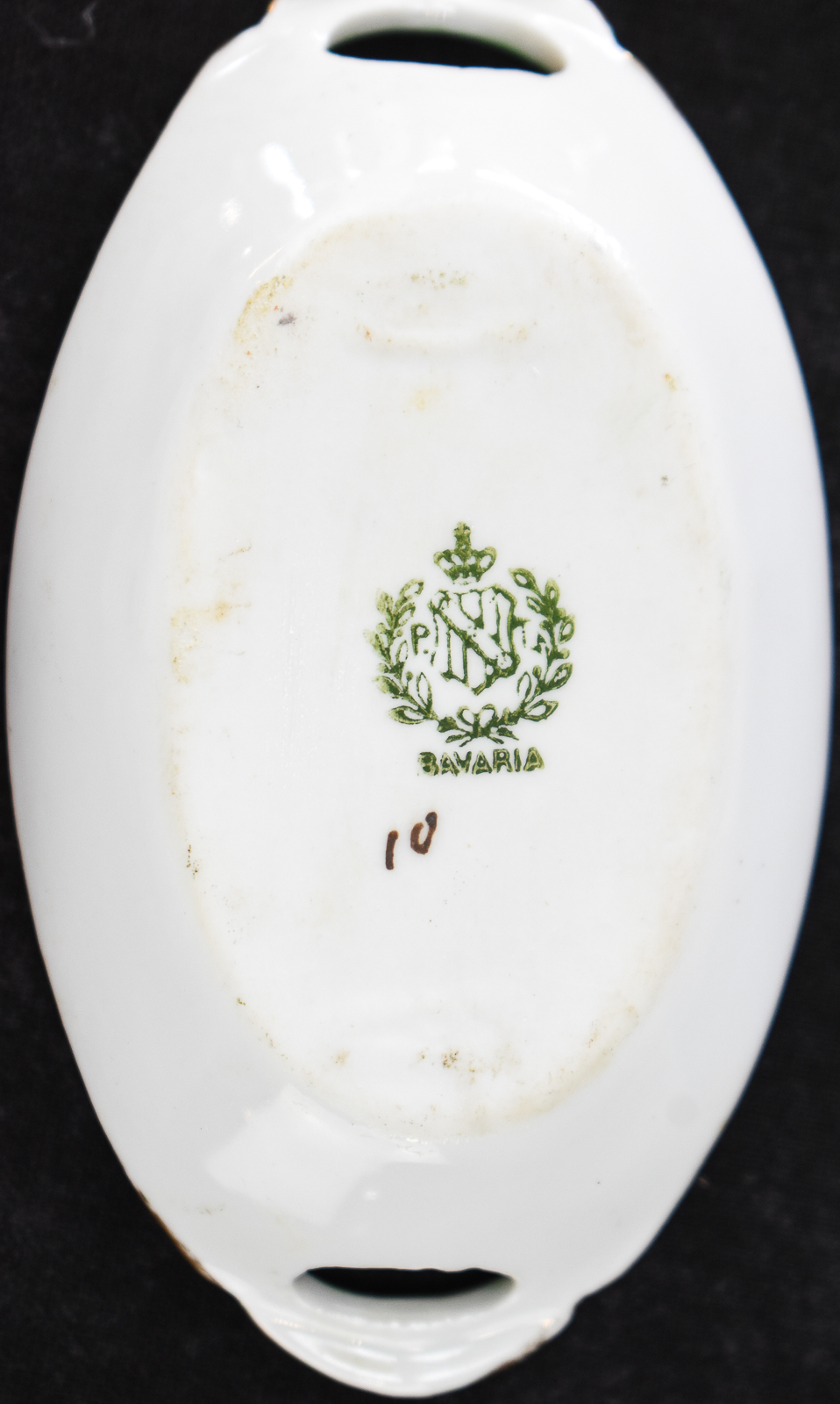 ASSORTMENT OF CERAMIC VASES AND DISHES: WEDGWOOD, BAVARIA, ROYAL MUNICH
