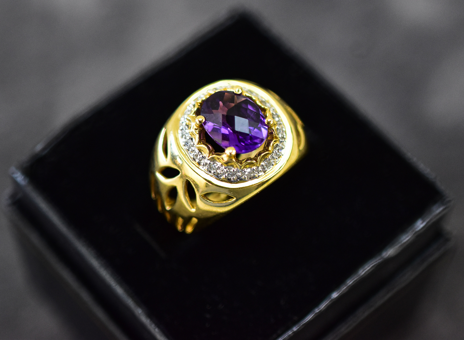 14KT GOLD AMETHYST BISHOP RING