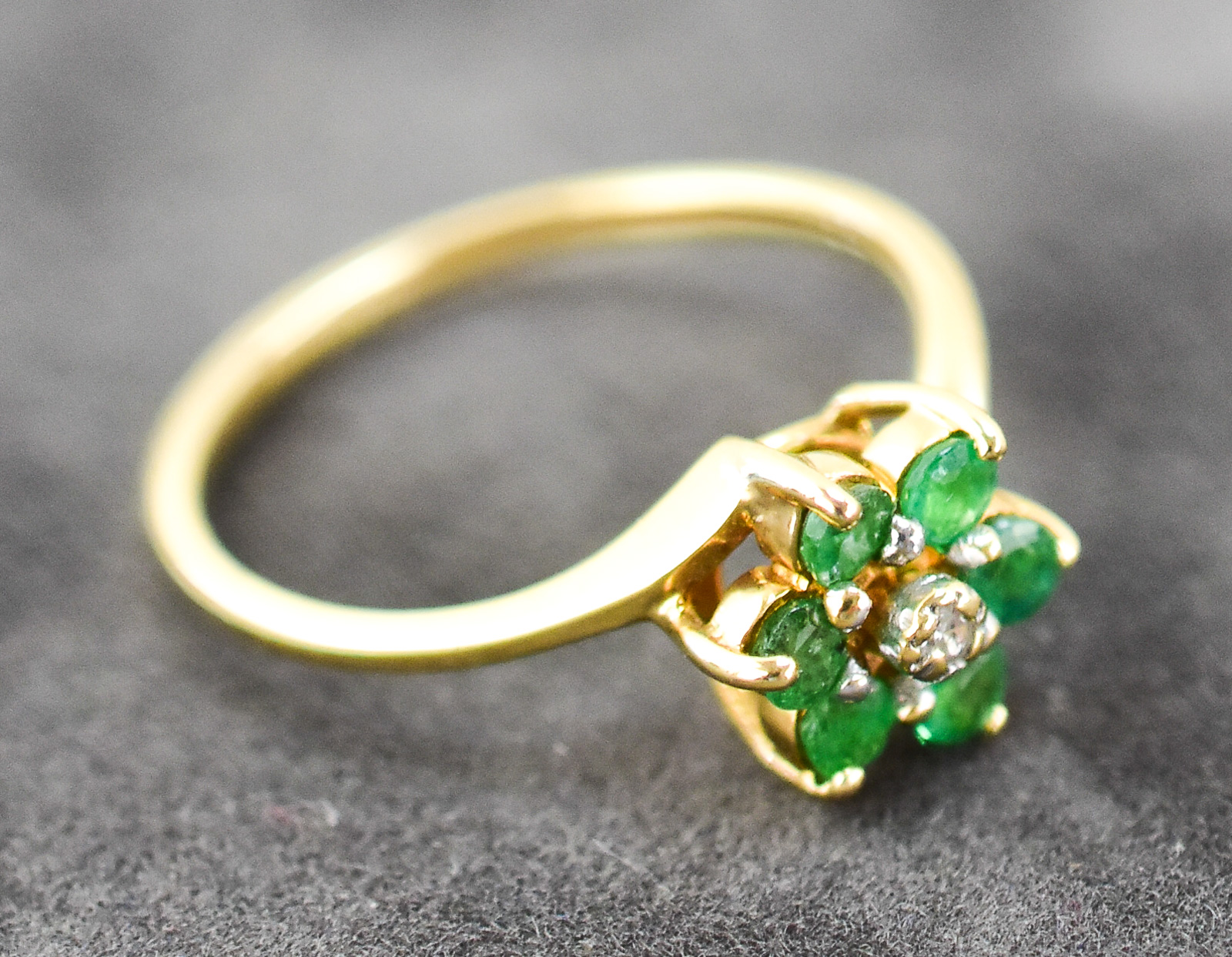 10K GOLD FLOWER CLUSTER RING