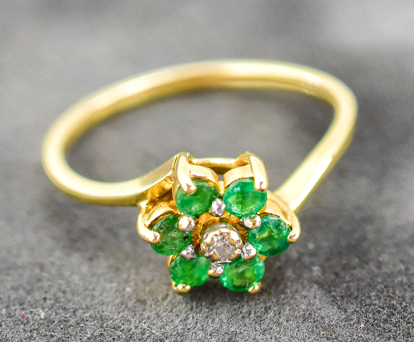 10K GOLD FLOWER CLUSTER RING