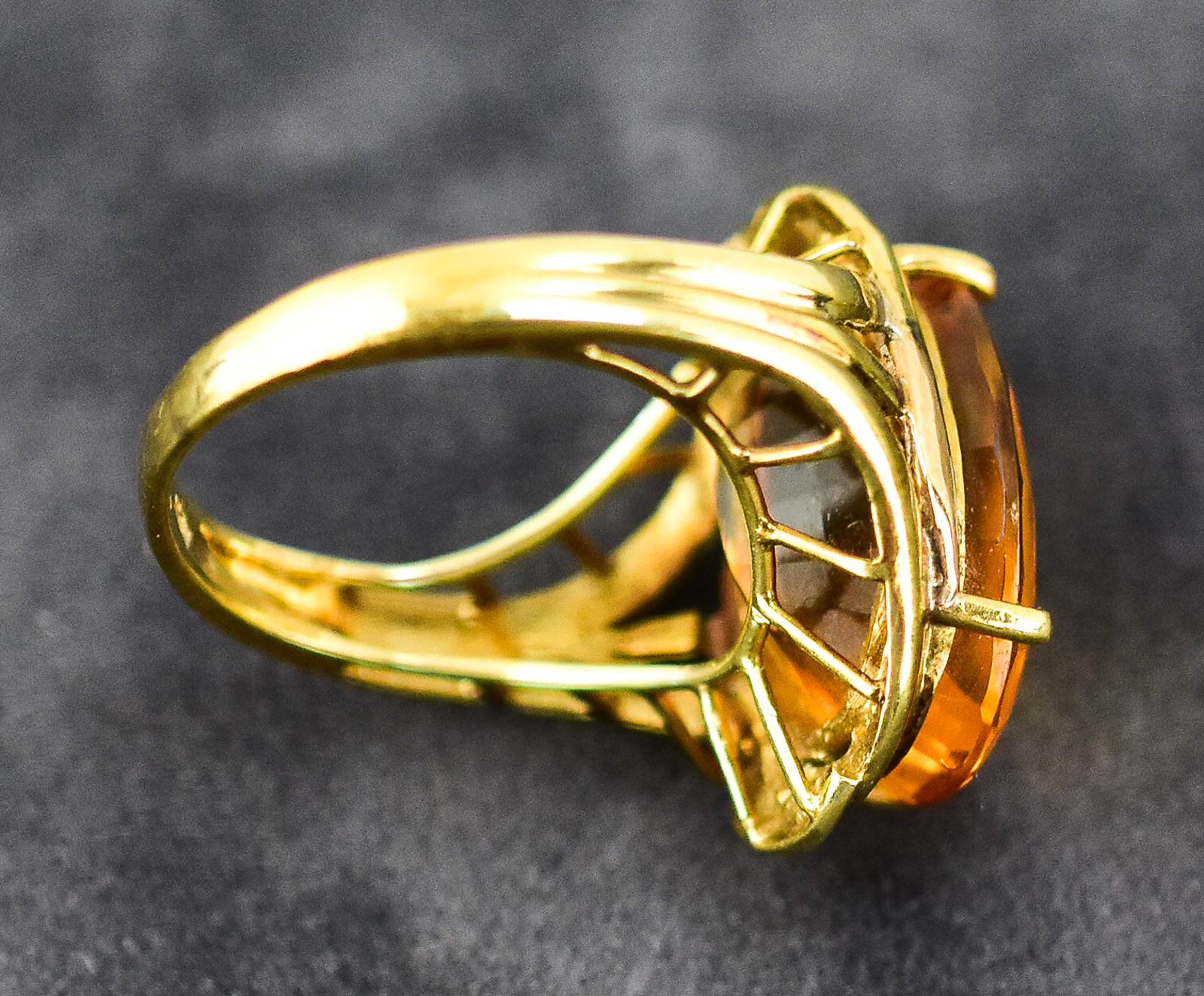 14KT GOLD CITRINE COCKTAIL RING