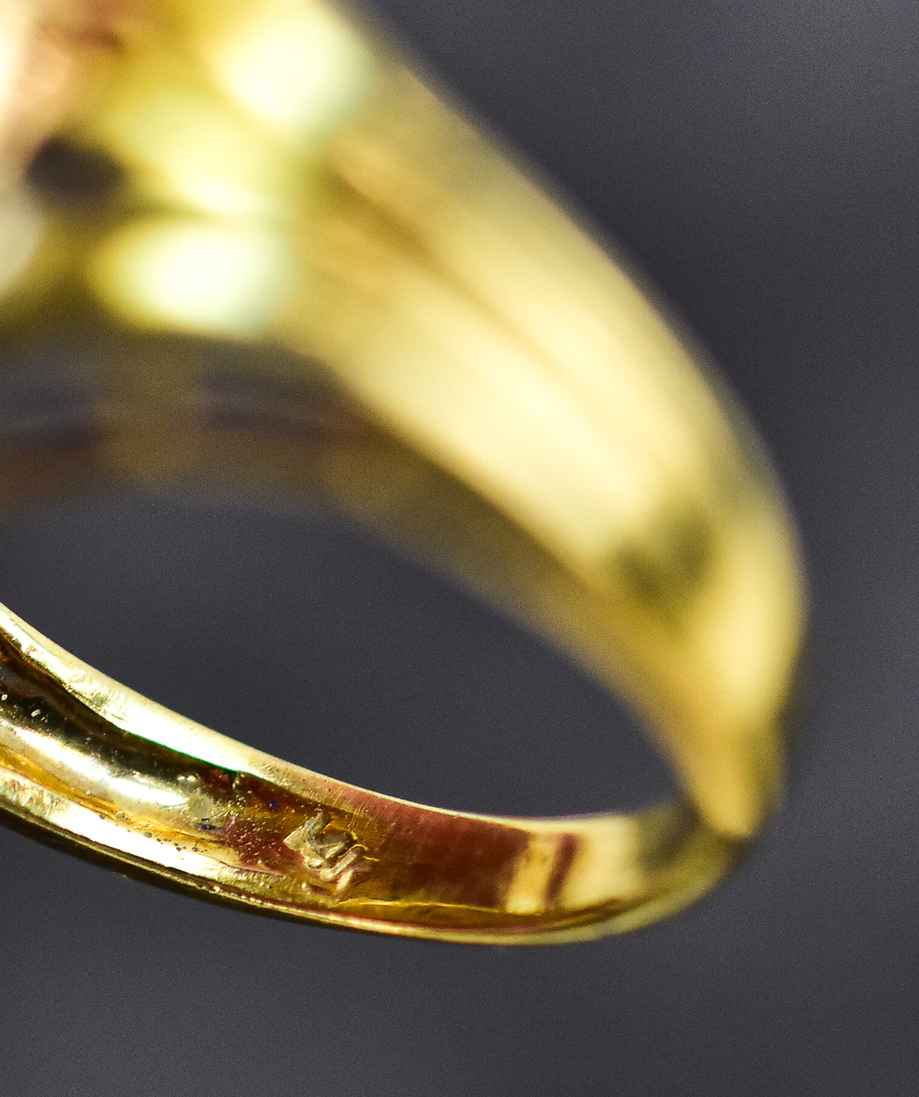 14KT GOLD CITRINE COCKTAIL RING