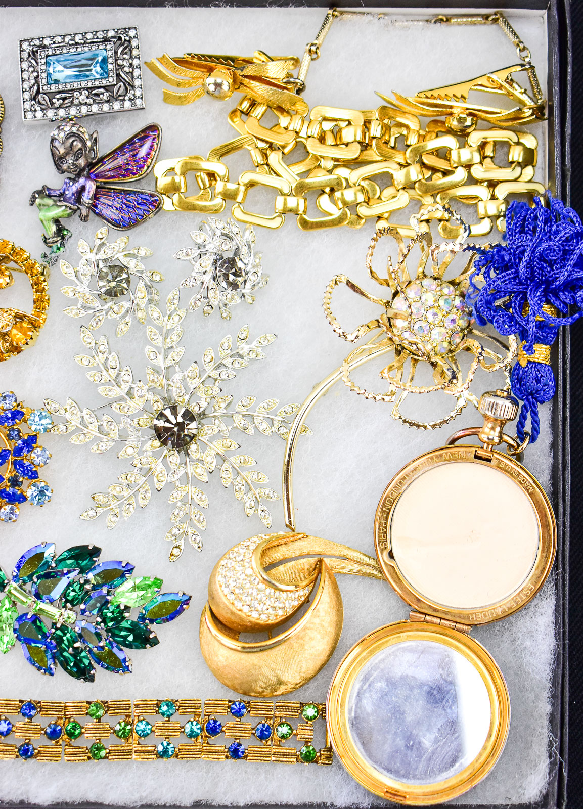RHINESTONE COSTUME JEWLERY ASSORTMENT; ESTEE LAUDER, FLORENZA, JOAN RIVERS, ETC.