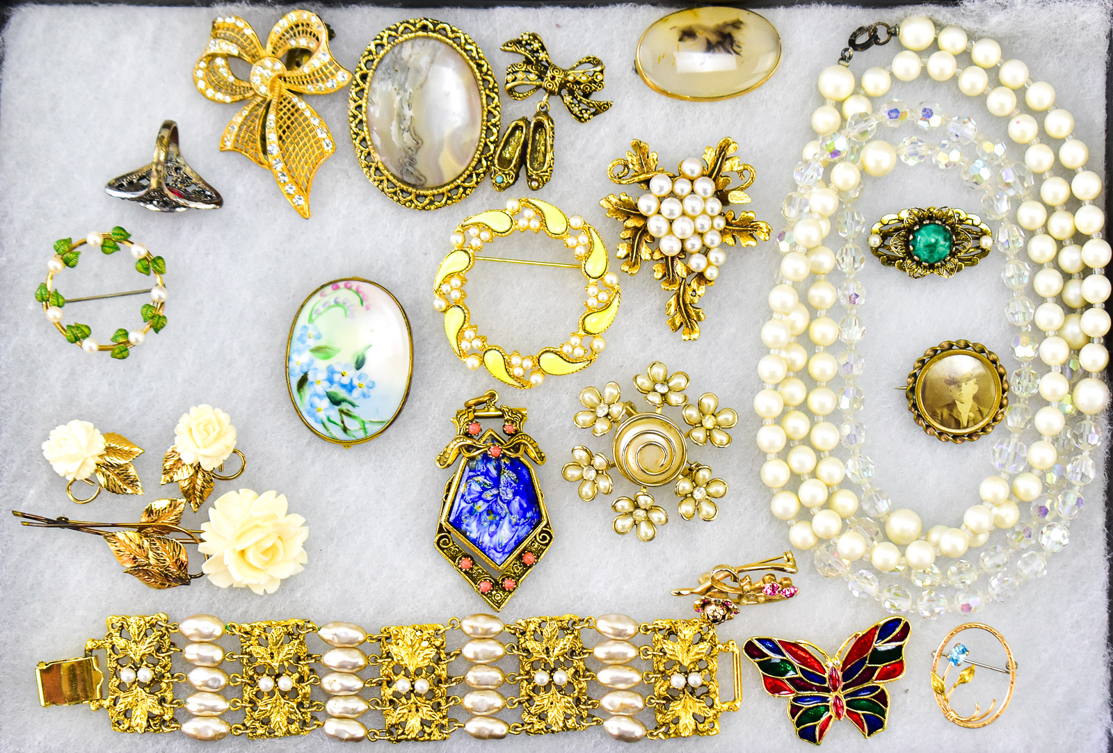 COSTUME JEWELRY ASSORTMENT; KREMENTZ, WINARD, CORO, ETC