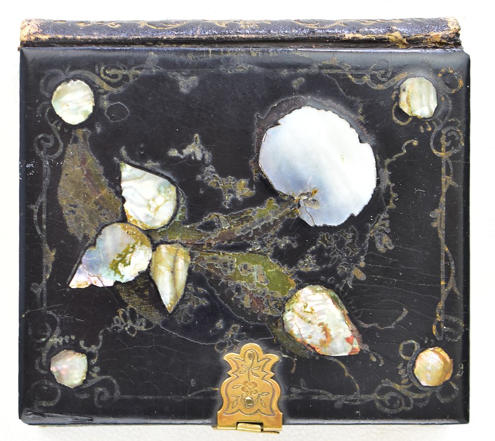 MOTHER OF PEARL DAGUERREOTYPE OF A BEARDED MAN