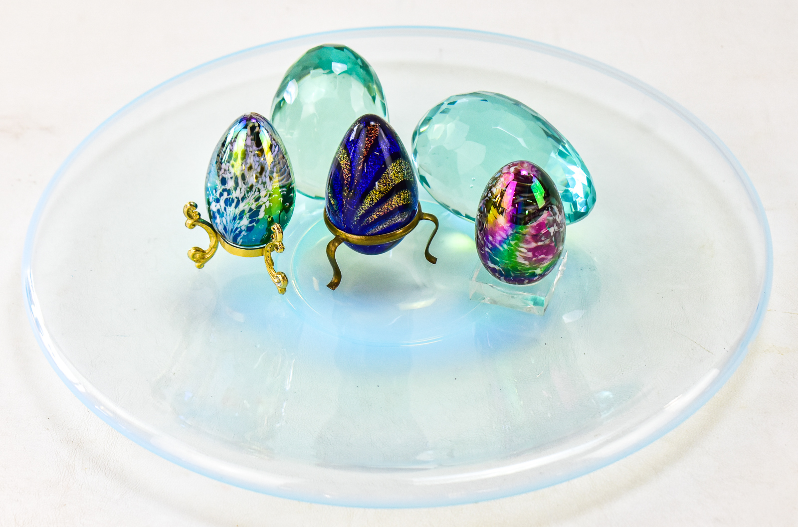 FOSTORIA "SEASCAPE" CARIBEE BLUE PLATTER & FIVE GLASS EGGS