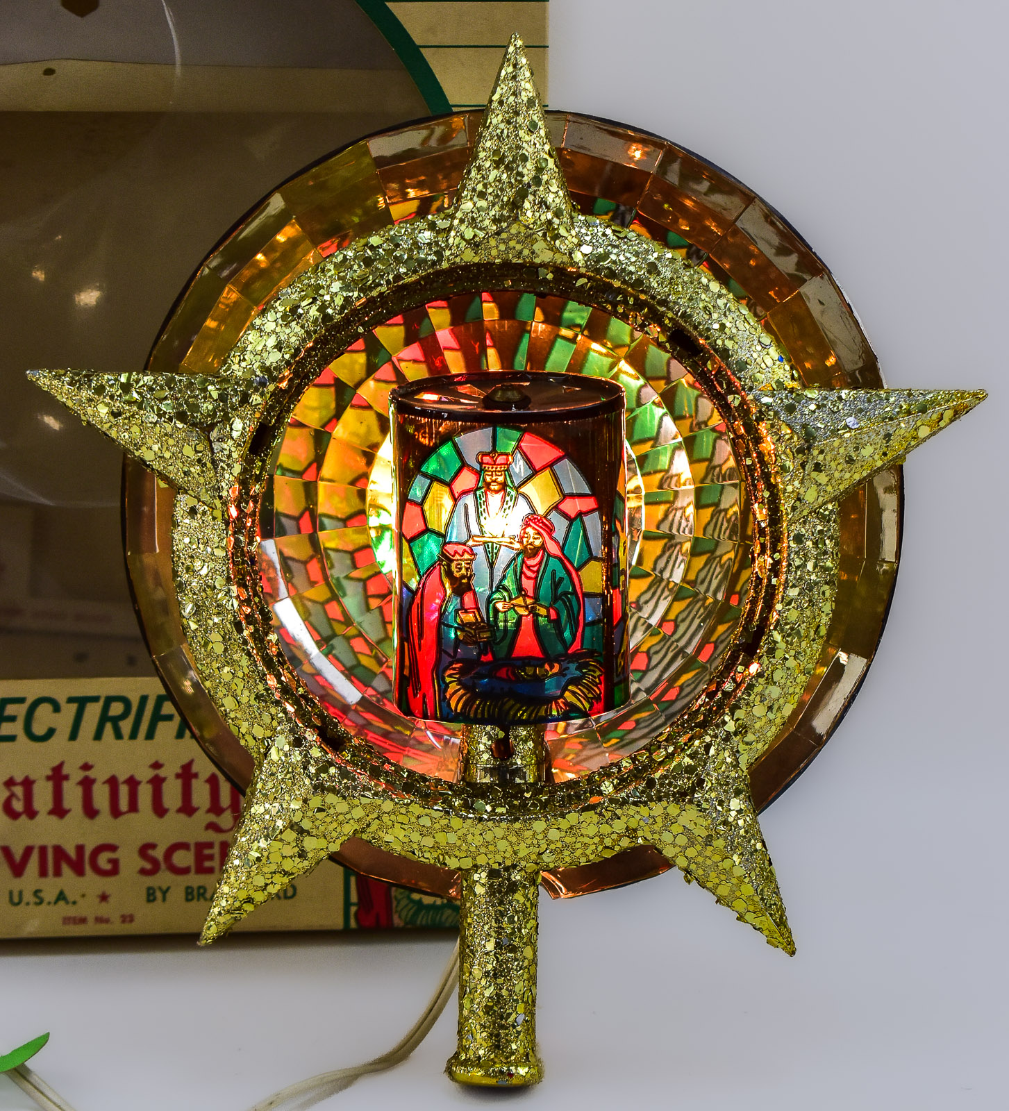 BRADFORD ELECTRIFIED NATIVITY MOVING SCENE CHRISTMAS TREE TOPPER