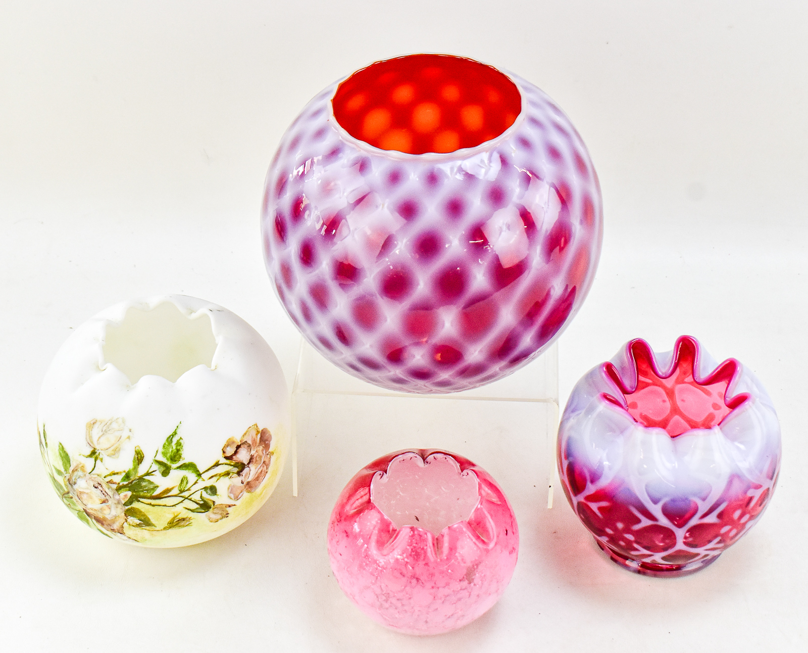 FOUR ART GLASS ROSE BOWLS: BOSTON AND SANDWICH GLASS COMPANY, FENTON