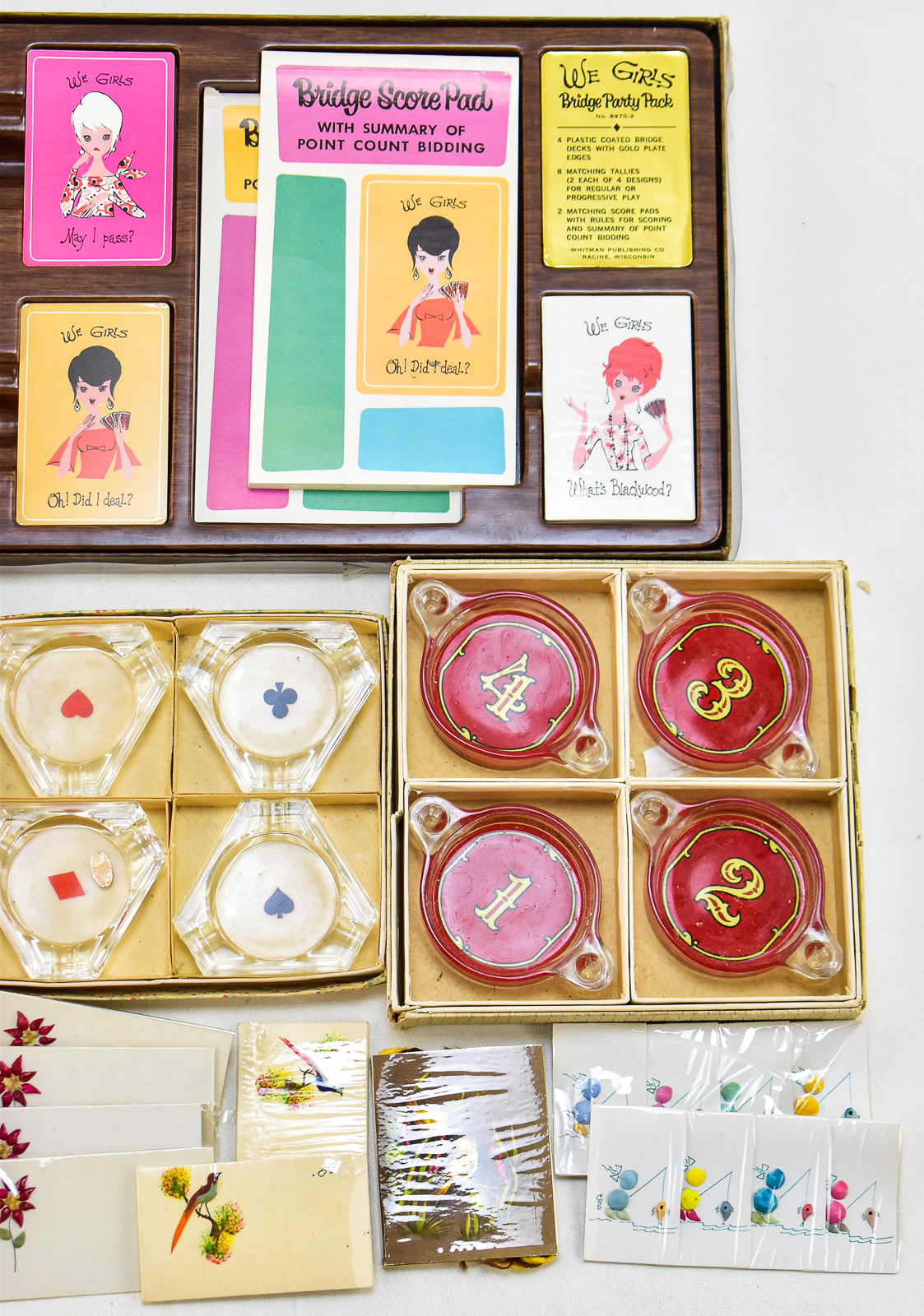 ANTIQUE & VINTAGE GAMING ITEMS: BRIDGE, PLAYING CARDS, CARD HOLDERS, ASHTRAYS
