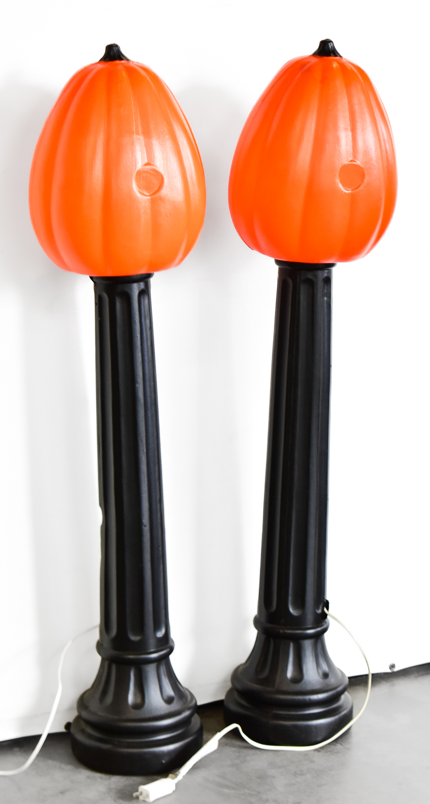 PAIR OF TPI PLASTICS JACK-O-LANTERN LAMP POSTS