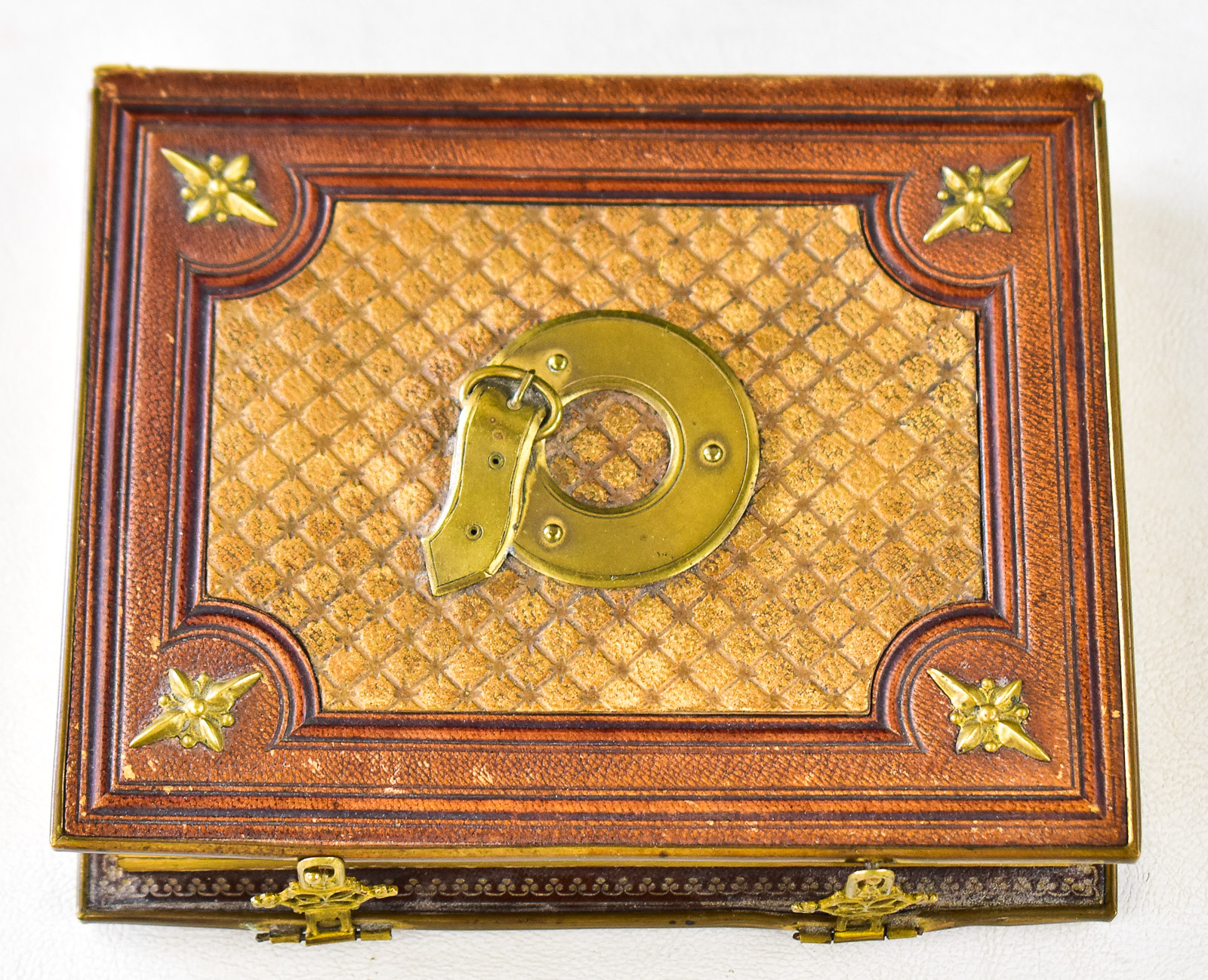 VICTORIAN LEATHER-BOUND PHOTO ALBUM W/ 26 PHOTOGRAPHS