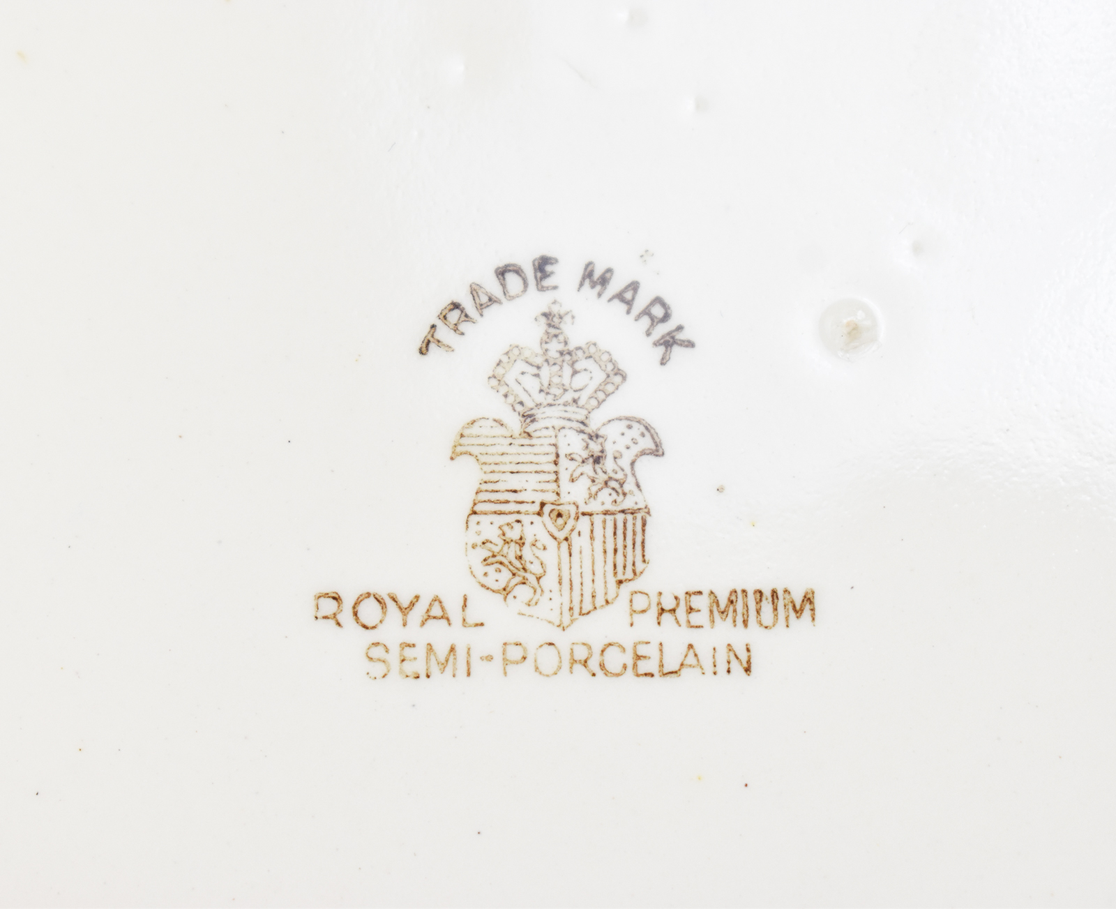 CERAMIC WASH BASIN AND PITCHER SET