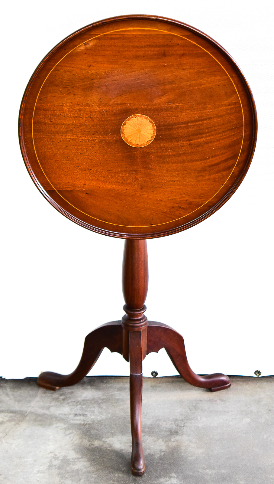 SHERATON REVIVAL STYLE TRIPOD WINE TABLE