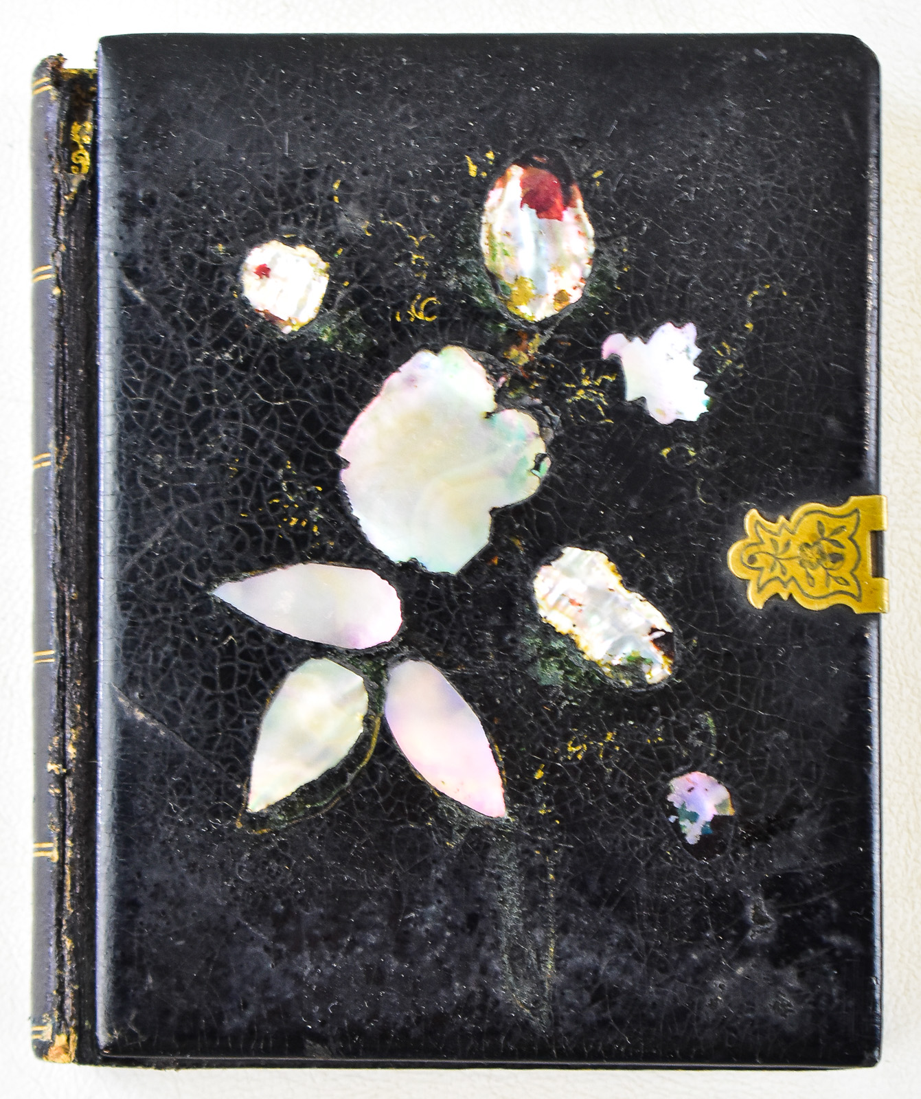 DAGUERREOTYPE IN BLACK LEATHER 1/4 BOOK PHOTOGRAPH CASE W/ MOTHER OF PEARL INLAY