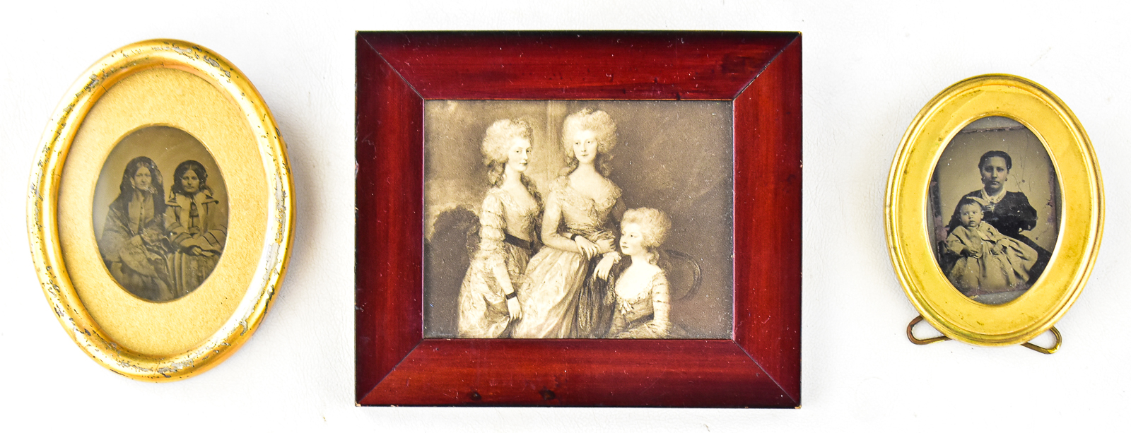 19TH CENTURY PHOTOGRAPHS, VICTORIAN PRINT, & PICURE FRAME