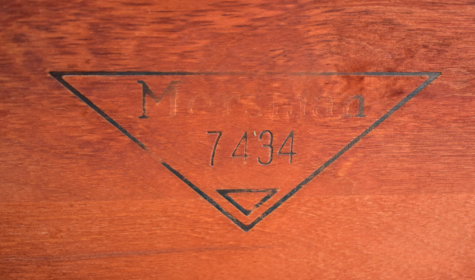 MERSMAN MAHOGANY THREE TEIR CONSOLE TABLE
