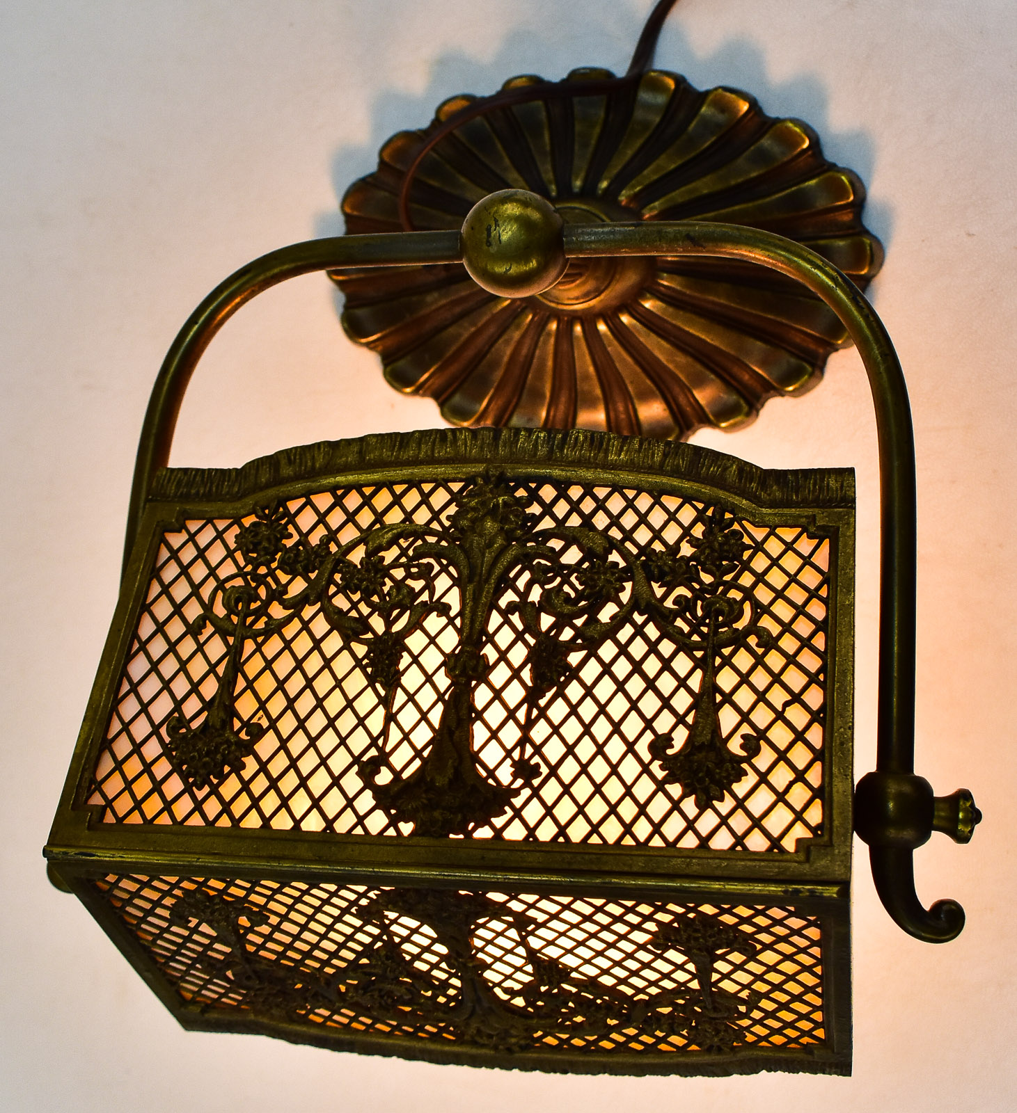 BRADLEY & BBARD SLAG GLASS BANKER'S DESK LAMP