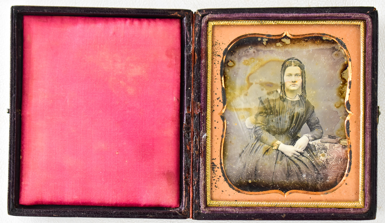 DAGUERREOTYPE PORTRAIT OF A WOMAN
