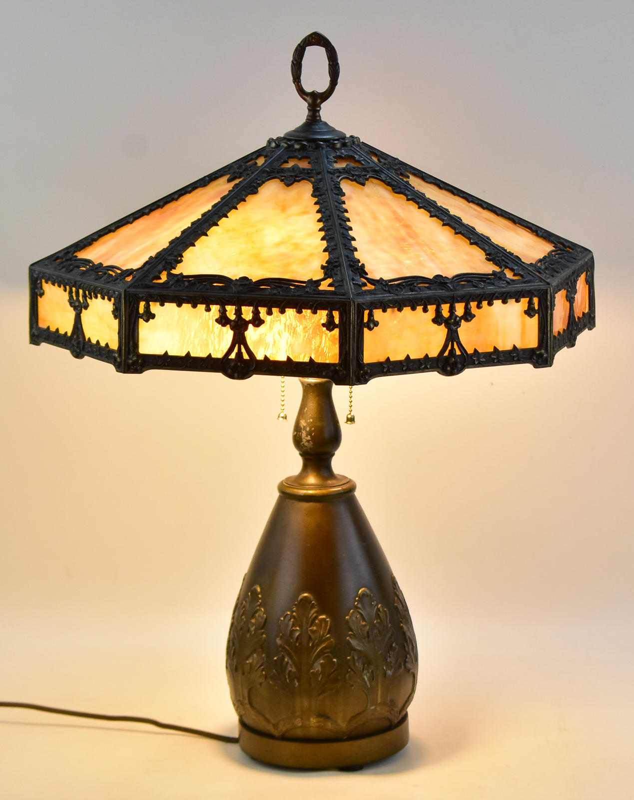 ART NOUVEAU SLAG GLASS TABLE LAMP