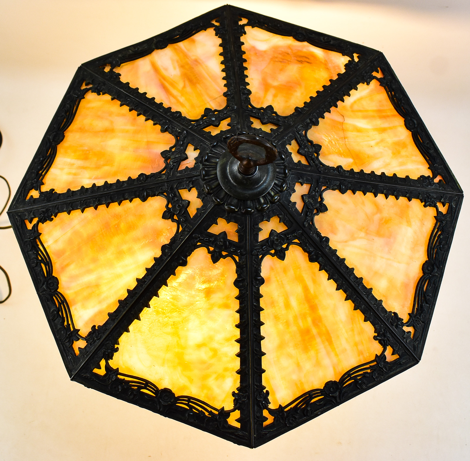 ART NOUVEAU SLAG GLASS TABLE LAMP