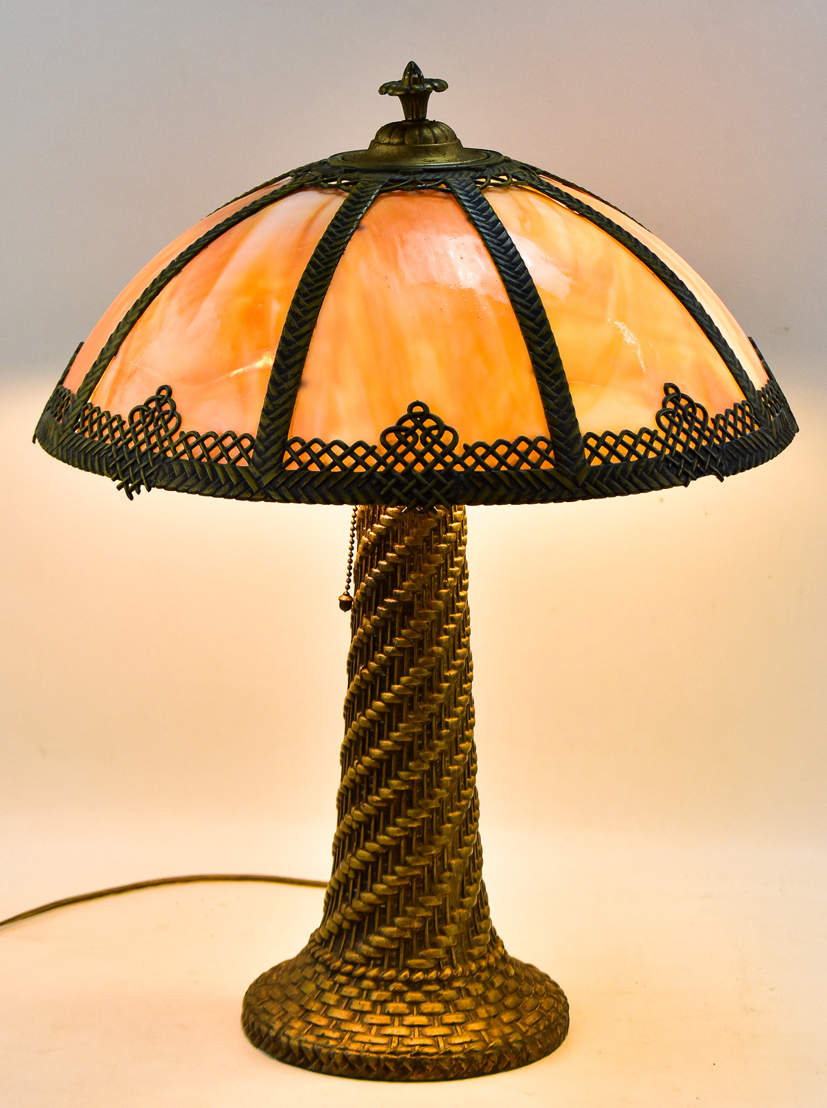 ART NOUVEAU SLAG GLASS TABLE LAMP