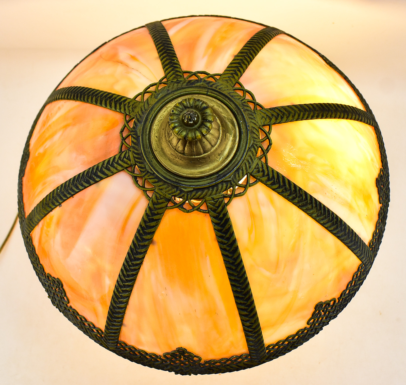 ART NOUVEAU SLAG GLASS TABLE LAMP