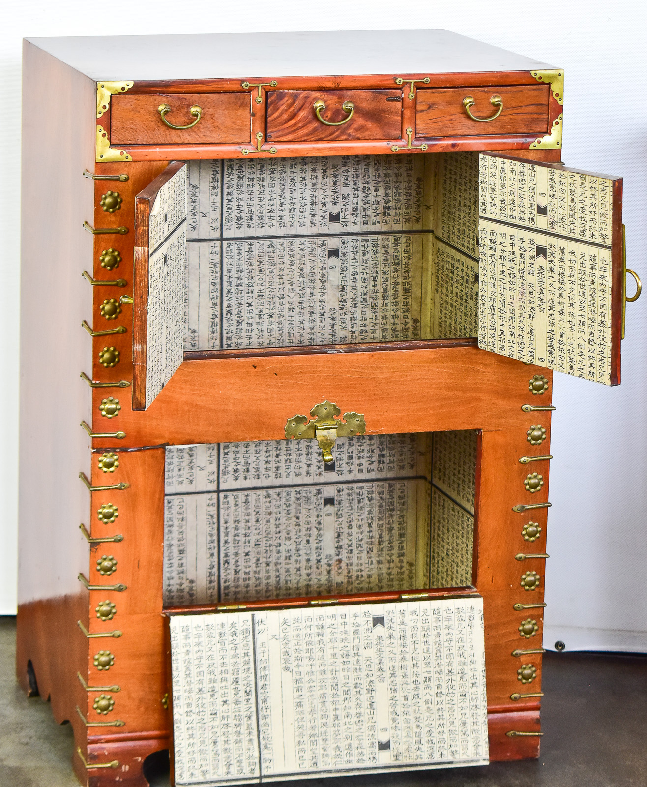 KOREAN TANSU CHEST