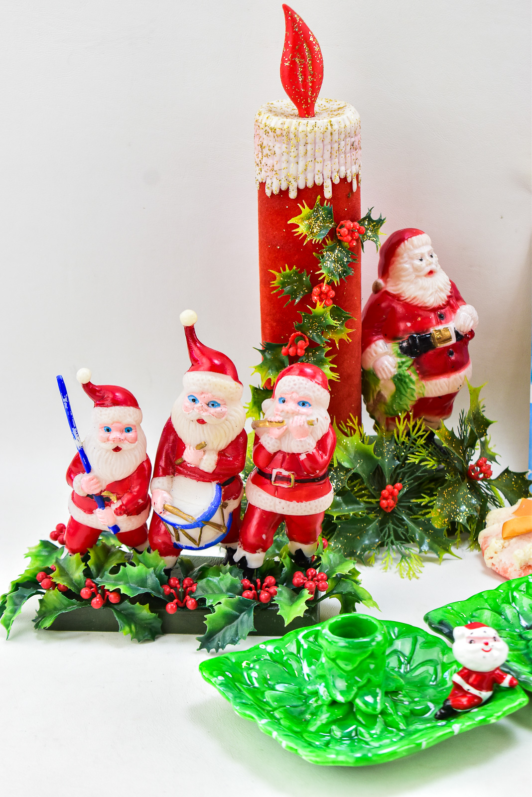 SANTA THEMED CHRISTMAS CANDLE COLLECTION