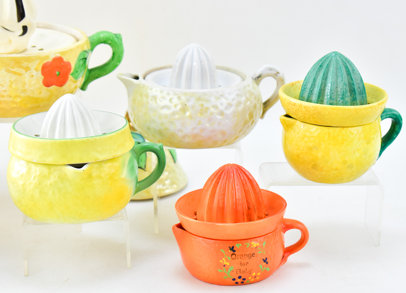 果物 rengesou Lot 27 - CITRUS THEMED REAMERS/JUICER COLLECTION | McLaren Auction
