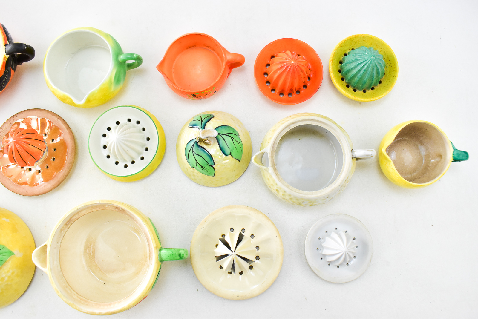 Lot 27 - CITRUS THEMED REAMERS/JUICER COLLECTION | McLaren Auction