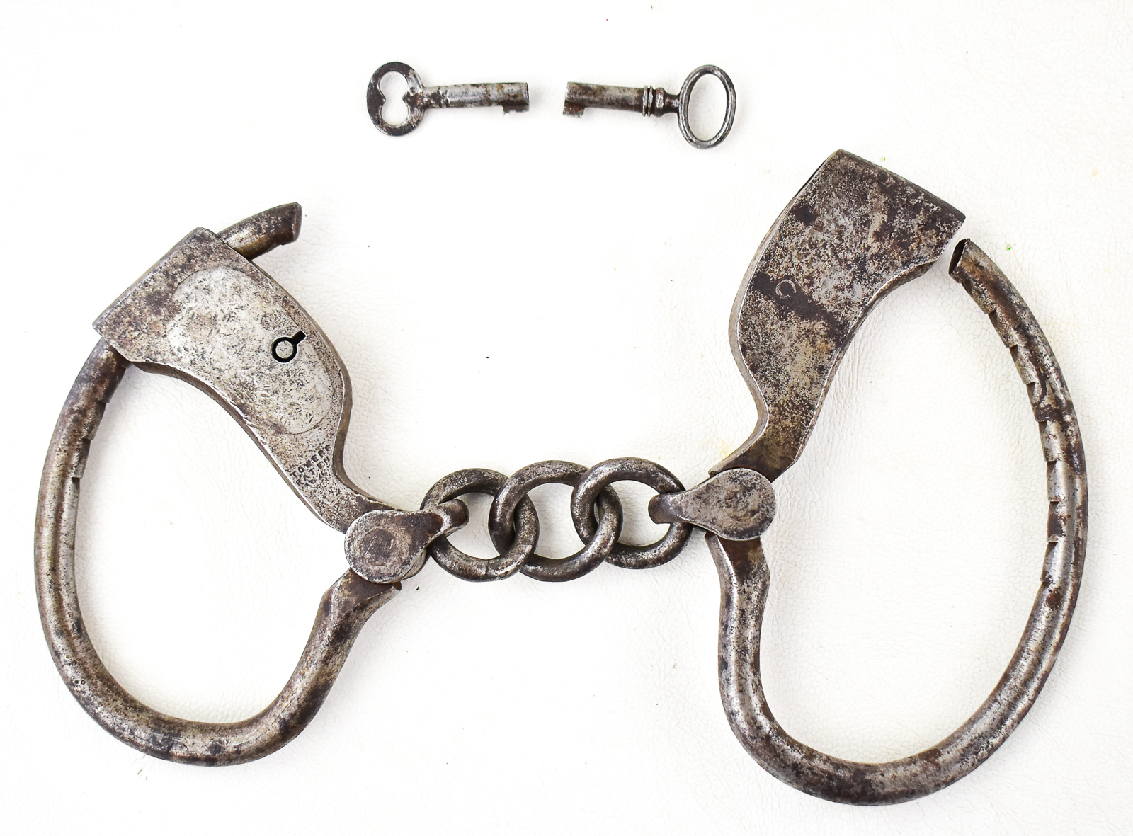 TOWER BRAND SINGLE-LOCK HANDCUFFS