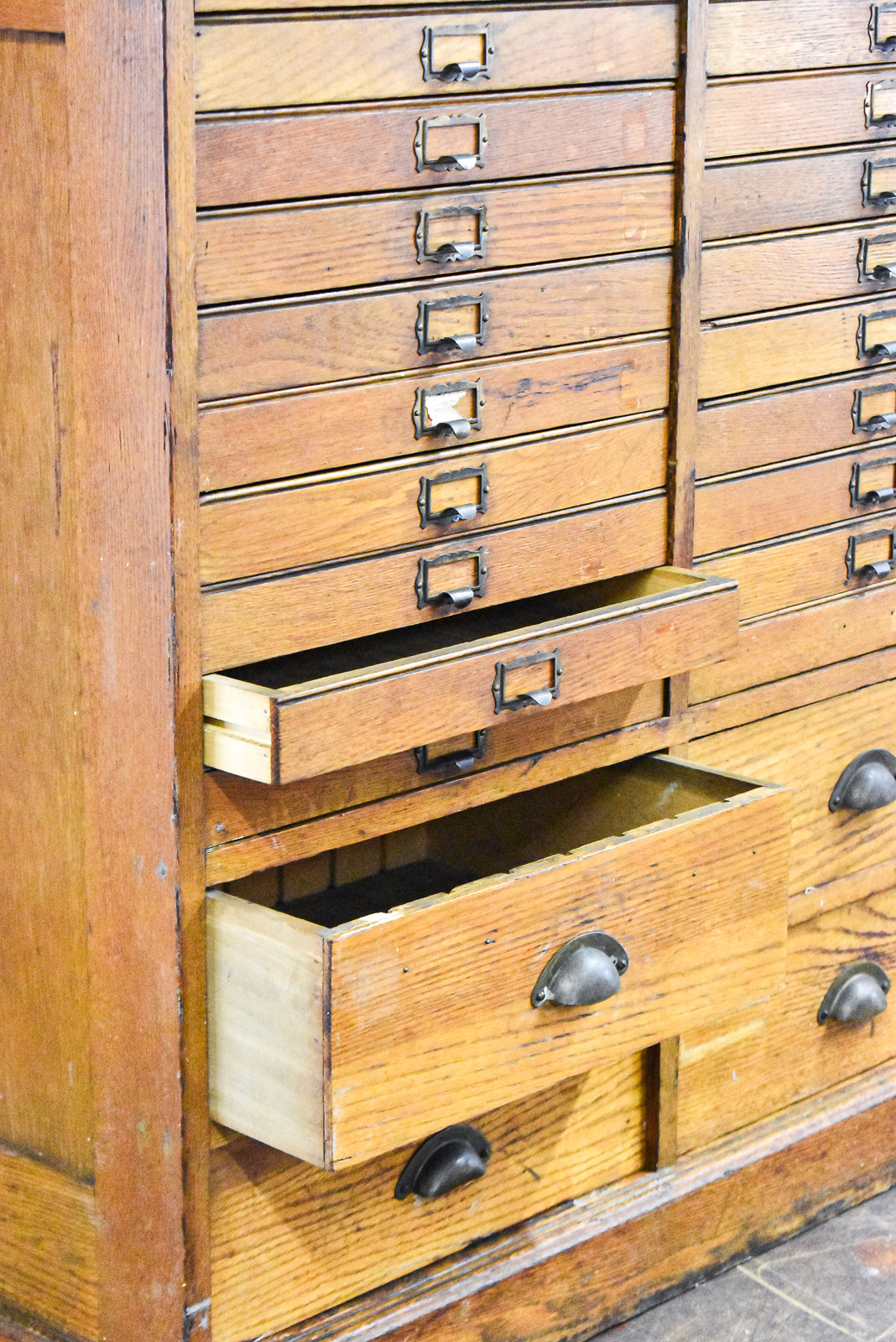 OAK MULTI-DRAWER LETTER CABINET