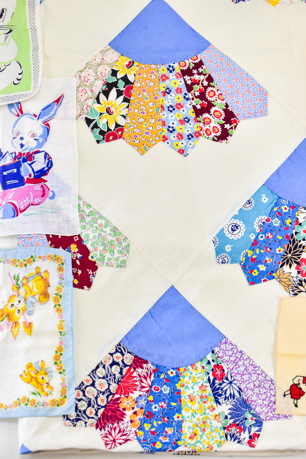 CHILDREN'S HANDKERCHIEFS AND PATCHWORK QUILTS