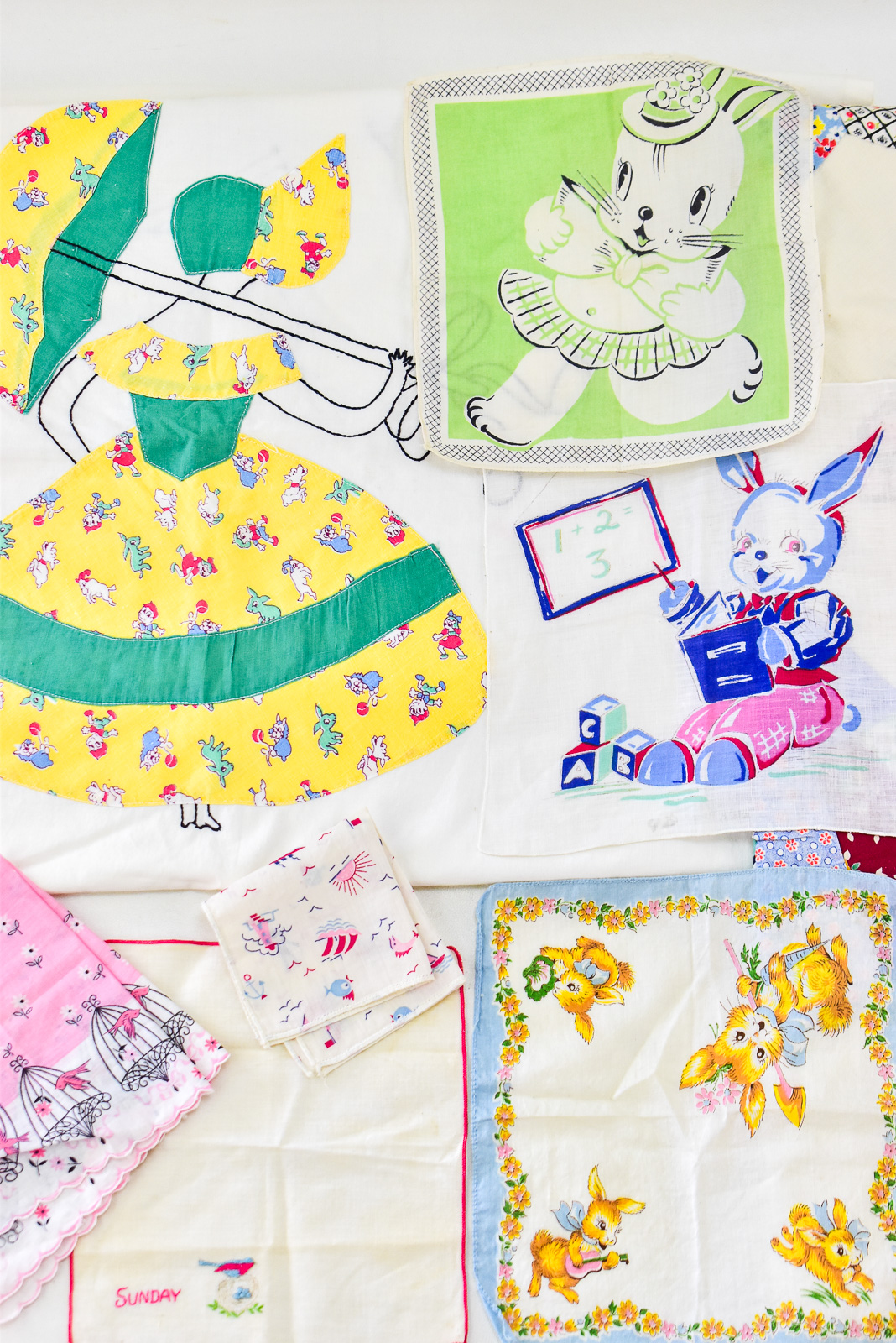 CHILDREN'S HANDKERCHIEFS AND PATCHWORK QUILTS