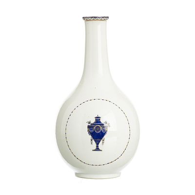 Chinese porcelain 'amphora' bottle, Jaiqing. China, Jiaqing, porcelain with blue and gilded 