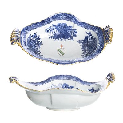 Fitzhugh Armorial Chinese porcelain vegetable platter, Jiaqing. China, Jiaqing, export porcelain 