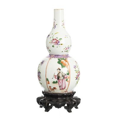 Chinese porcelain mandarin double gourd vase, Qianlong. China, Qianlong, porcelain with rose and 